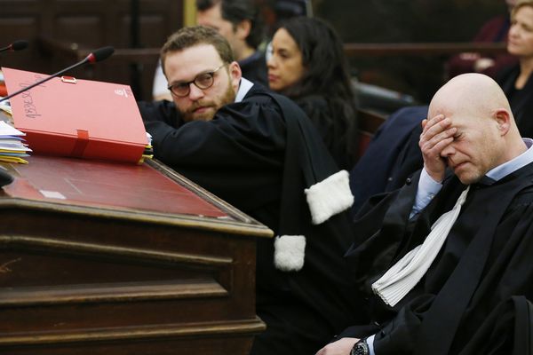 Les avocats de Salah Abdeslam lors de son procès à Bruxelles. 