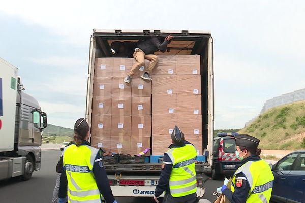 Trois migrants afghans étaient cachés dans la remorque d'un camion - 9 mai 2020