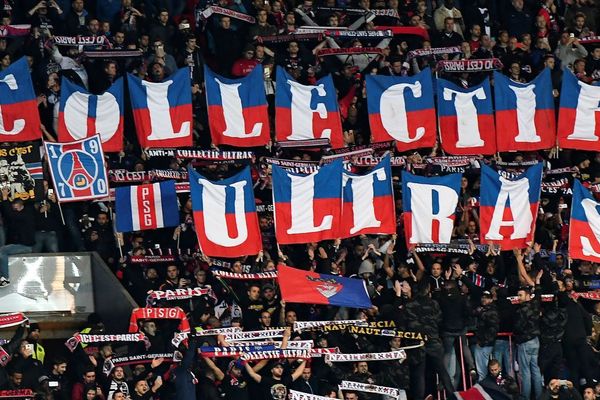 Des ultras du PSG au Parc des Princes, en octobre 2016 (illustrations). 