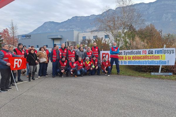 Les employés de Runyspis se sont mobilisés contre leurs dirigeants coréens lundi 18 novembre.