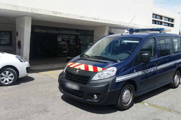 L'équipe d'intervention de Gendarmerie du peloton motorisé de Saint Maximin La Sainte Baume est immédiatement envoyée sur les lieux...
