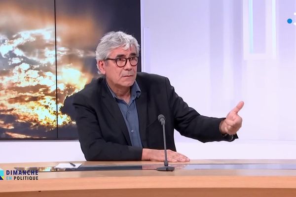 Le professeur Régis Aubry sur le plateau de Dimanche en politique le 2 octobre 2022