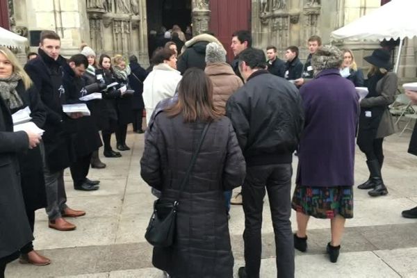 Plusieurs centaines de personnes ont assisté aux obsèques de Pierre Cheval, en l'église d'Aÿ.