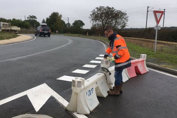 La déviation très attendue de Puydrouard en Charente-Maritime a été ouverte ce lundi 28 octobre 2019.