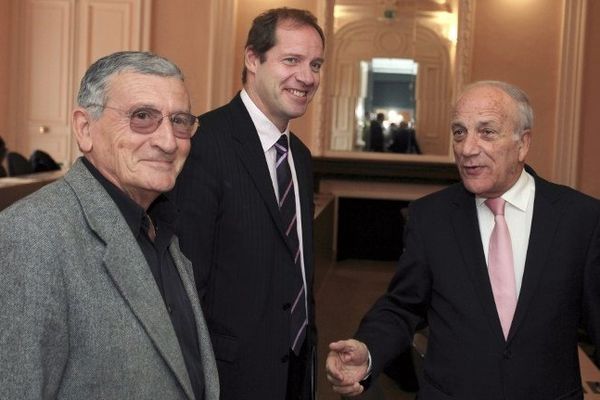 Le journaliste Pierre Cangioni avec Christian Prudhomme et Dominique Bucchini à Ajaccio, le 6 décembre 2011 departments of mainland France, since its inception in 1903. 