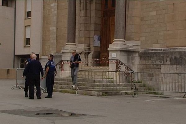 Il s'en prenait aux églises

