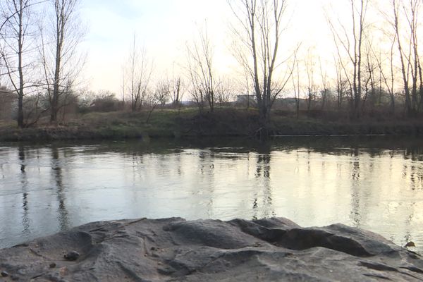 Si le projet se concrétise, pour remplir les bassines, l'eau sera pompée en hiver dans l'Allier voisin.