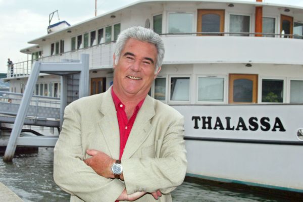 C'est en 1975 que Georges Pernoud crée Thalassa, le rendez-vous hebdomadaire des amoureux de la mer