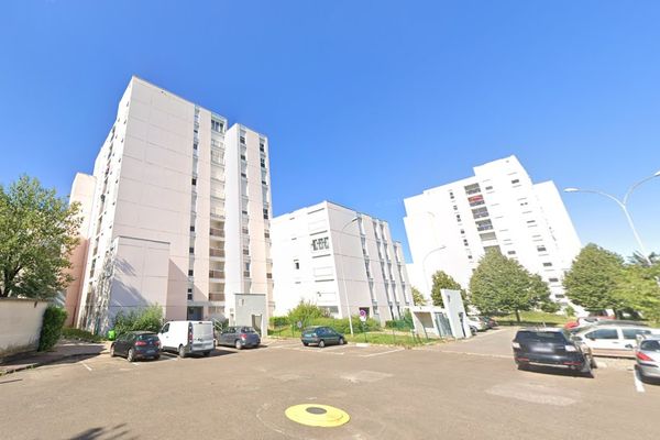 Les immeubles rue de la rente Saint-Bénigne à Longvic