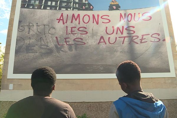 Photographies XXL sur les murs des immeubles de la Madeleine à Evreux