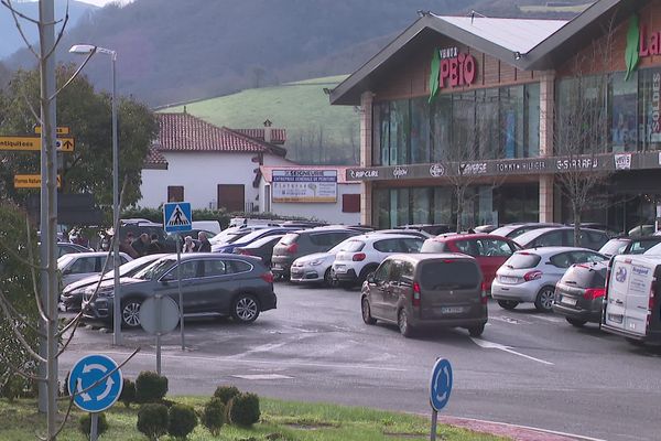 Covid 19 Le Flou Autour De L Interdiction De Franchir La Frontiere Espagnole