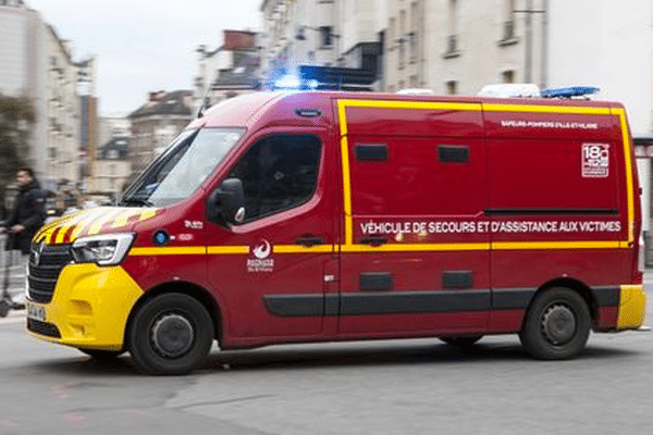 Les sapeurs pompiers ont porté secours à trois personnes blessées à l'arme blanche dans la soirée et la nuit du 22 au 23 novembre 2024. (Image d'illustration)