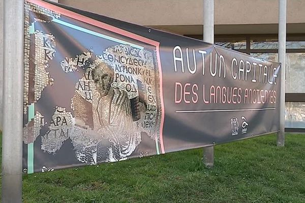 Un colloque sur les langues anciennes se tenait ce samedi 30 mars à Autun (Saône-et-Loire).