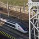 Illustration. Un TGV a percuté une voiture qui se trouvait au milieu d'un passage à niveau, entre l'Isle d'Abeau et Bourgoin-Jallieu.