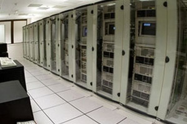 Salle centrale des systèmes informatiques de Legrand équipée de baies XL VDI