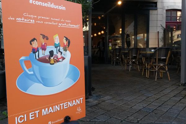 Les notaires donnent des conseils au café