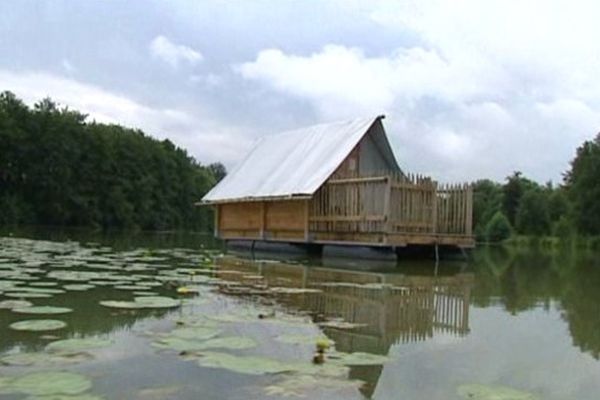 Cabanes flottantes à Saint-Paul-de-Varax (Ain)