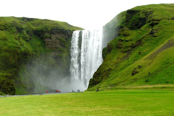 Une dépression sur l'Islande génère des pertubations qui traversent le nord de la France. La prochaine prévue demain vendredi débordera légèrement sur la région.