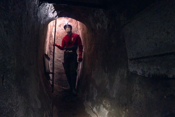 200 égoutiers sont tous les jours surveillent quotidiennement le réseau des égouts de la métropole lyonnaise.