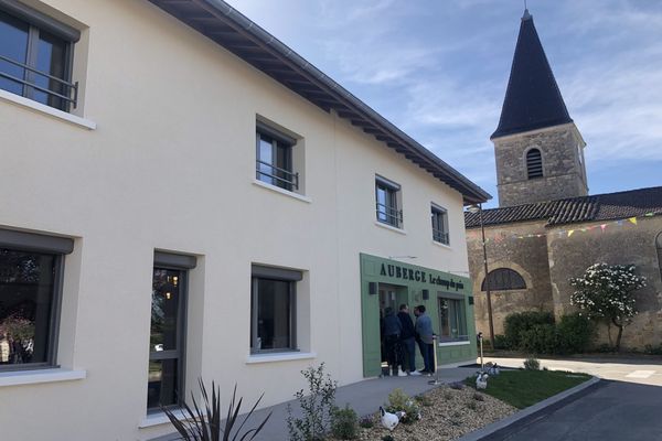 La boulangerie épicerie restaurant a rouvert 33 ans après sa fermeture à St Genis sur Menthon 33 ans après sa fermeture