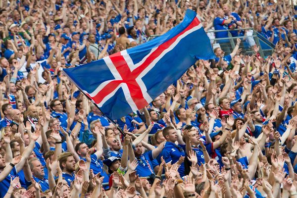 Les supporters islandais ont accompagné leur équipe lundi à Nice où ils se sont qualifiés face à l'Angleterre.