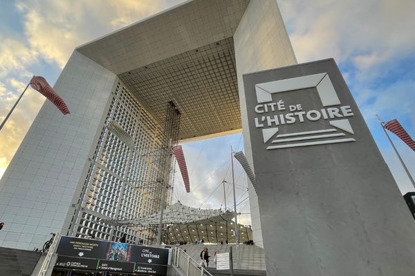 Ce nouveau musée dispose d'un espace de 6 000 m² sous l'Arche de la Défense.