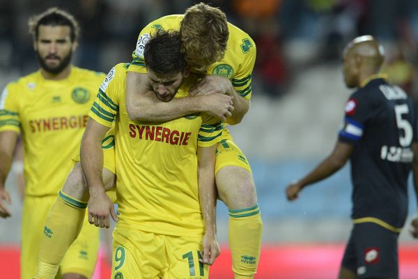 La joie d'Aristeguieta et de Djordjveic au match aller entre FC Nantes et FC Sochaux