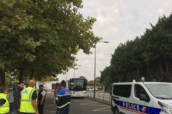 Contrôle des bus scolaires ce matin à Poitiers