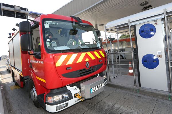 Ne pas oublier de bien ranger son ticket de péage avant d'aller éteindre un incendie