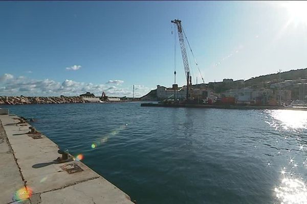 Les travaux de rénovation du port de Banyuls-sur-Mer visent à le protéger des coups de mer, tout en préservant la biodiversité sous-marine