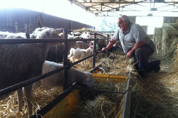 Bruno Champis, éleveur à Champis (Ardèche)