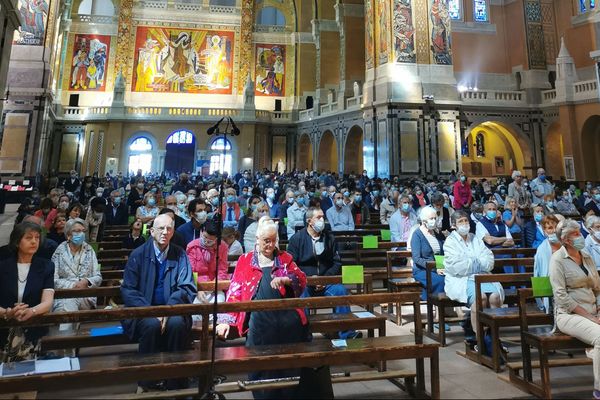 Il est possible de faire un don par carte bancaire à la basilique de Lisieux (14).