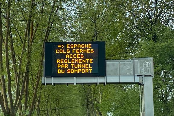 Plusieurs points de passages ont été temporairement fermés à la frontière espagnole.  