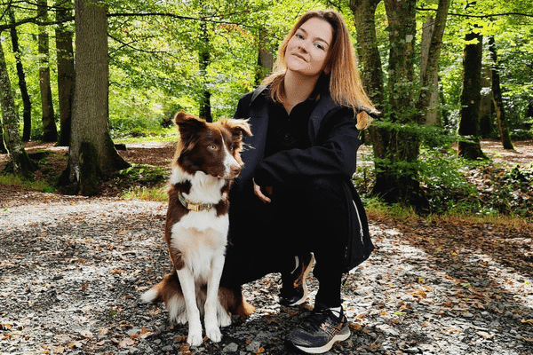 Pour Rebecca, comportementaliste et éducatrice canin, adopter un chien est un choix responsable