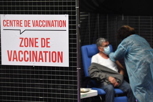 Le nombre de 2e rappels injectés aux plus de 60 ans augmente en Centre-Val de Loire.