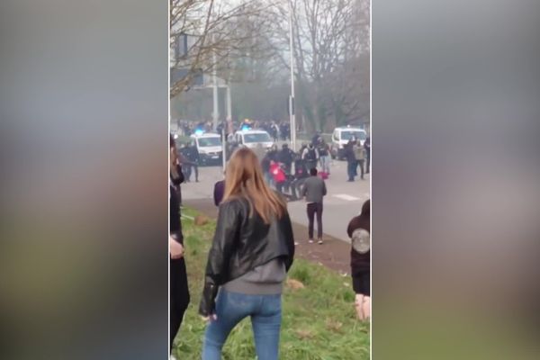 Une confrontation entre la police et un groupe de manifestants a eu lieu le 23 mars à Limoges, à proximité de l'autoroute A 20.