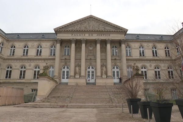 Palais de justice d'Amiens.