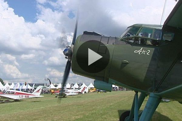 L'Antonov AN2, avion polonais de 1969, vétéran du 30 e meeting aérien de Prouvy près de Valenciennes 