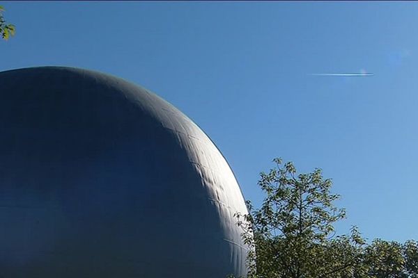 La boule, le 1er microscope électronique, aura 60 ans en 2018.