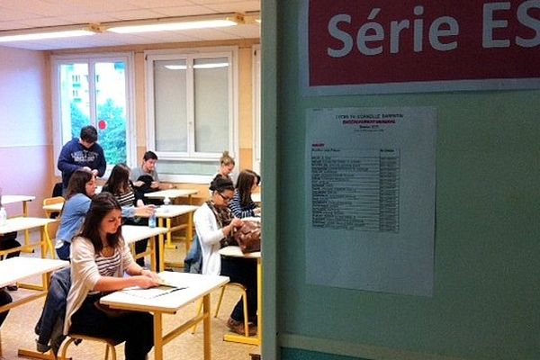 Les lycéens passent le bac de philo ce lundi 17 juin.