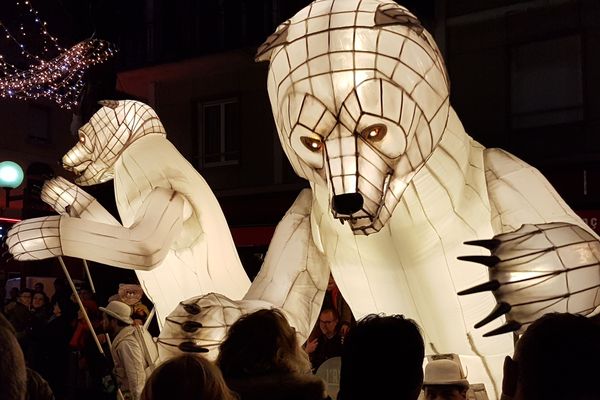 Une harde d’ours lumineux a débarqué dans Lorient ce 23 décembre