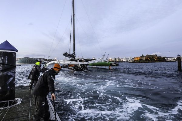 Le départ de Sodebo Ultim 2 de La Corogne 