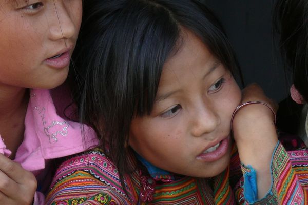 Exposition de photographies d'enfants destinataires des actions d'EEFF en Asie à Limoges