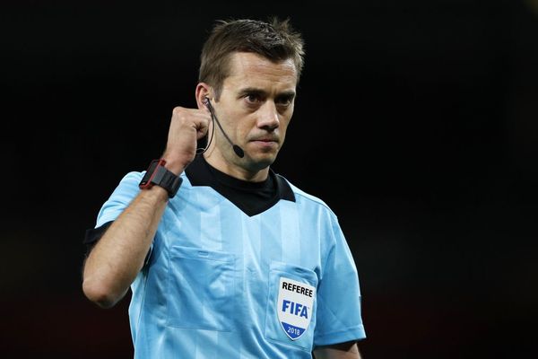 L'arbitre international Clément Turpin lors de la demi-finale aller d'Europa League entre Arsenal et l'Atlético Madrid  le 26 avril 2018 