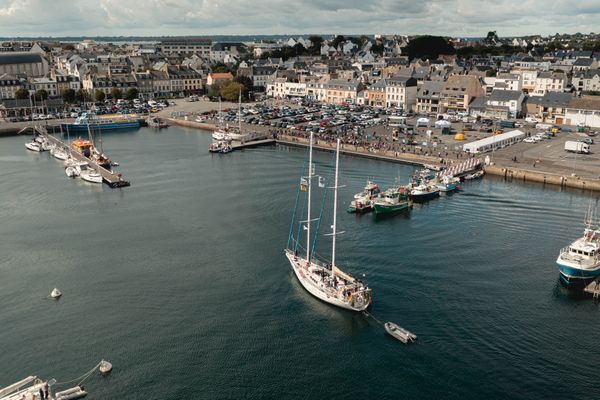 Le retour à Concarneau du Why, la goélette de l'expédition Under the pole, quatre ans après son départ.