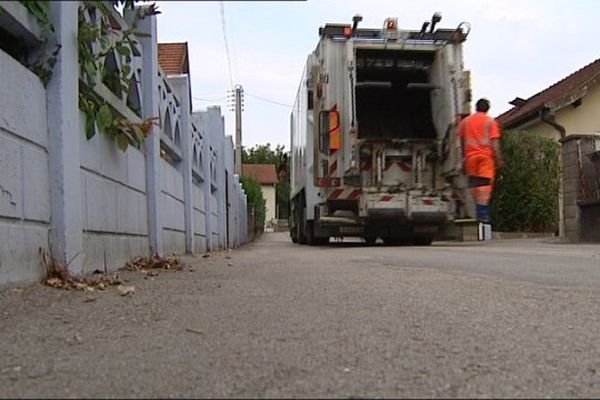 Chacun paie selon la quantité de déchets jetés à la poubelle : C'est la règle à Baume-les-Dames, dans le Doubs, depuis 2005.