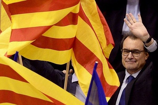 Le président de la Catalogne du sud Artur Mas, estime que ces résultats conforte la tenue d'un référendum sur l'autodétermination.