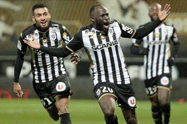 la joie de Sada Thioub sur le but lors de la rencontre entre Angers SCO et OGC Nice du 11 janvier 2020