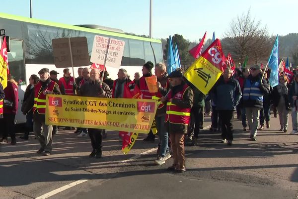 Manifestation contre la réforme des retraites ce matin à Saint-Dié-des-Vosges.