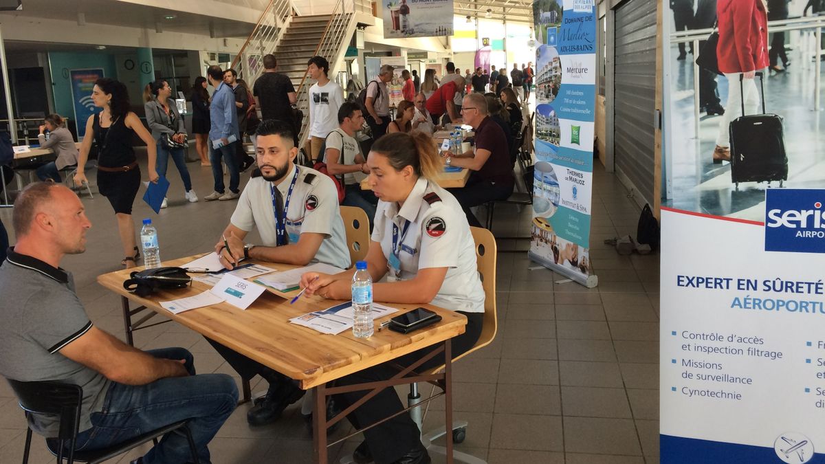 400 Emplois A Pourvoir Dans Le Domaine De L Aerien Et Du Tourisme Lors D Un Forum A L Aeroport De Chambery